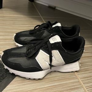 New Balance 327